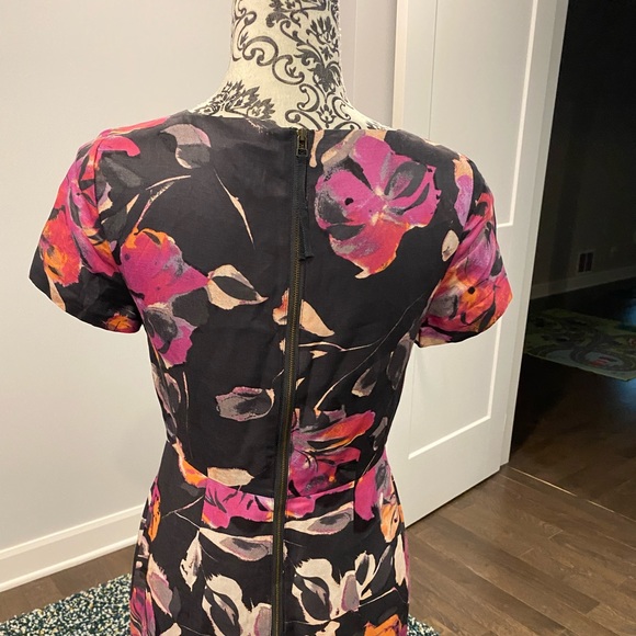 Banaba republic dress! Like new - Picture 2 of 3